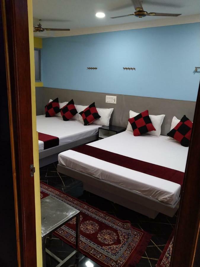 Gayathri Stay Канчипурам Экстерьер фото